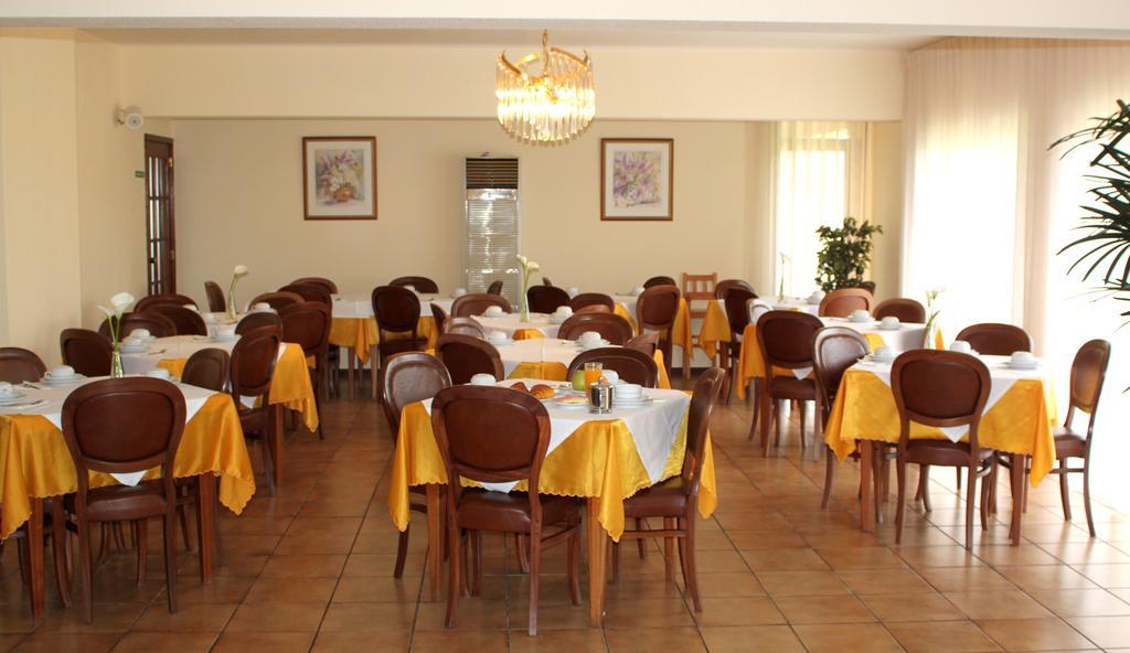 فالونغو Hotel Dom Leal المظهر الخارجي الصورة