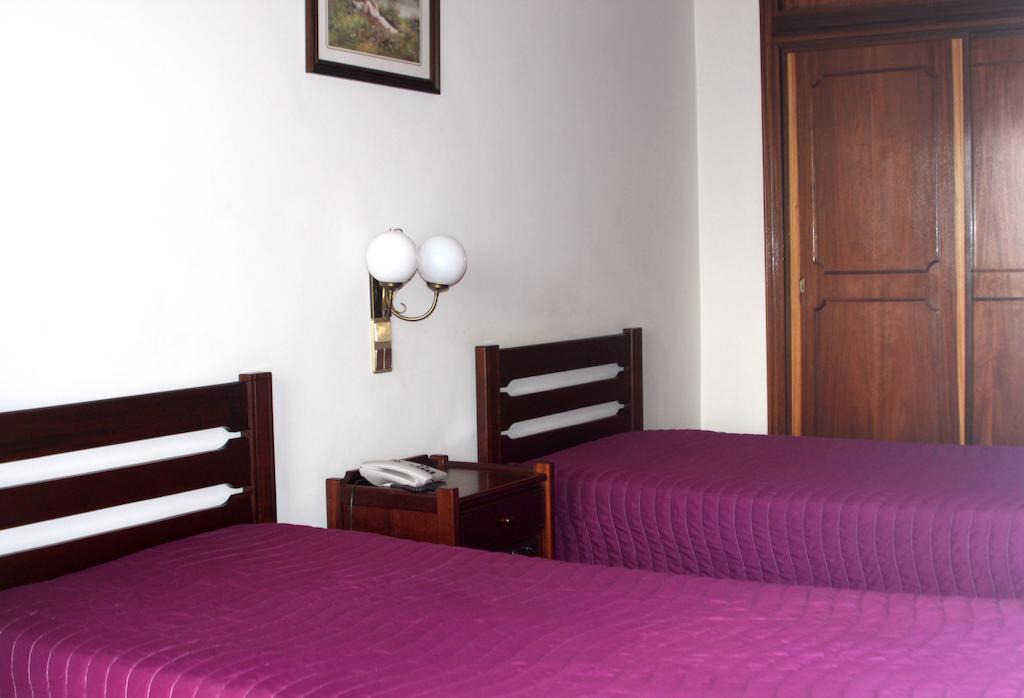 فالونغو Hotel Dom Leal الغرفة الصورة